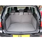 Volkswagen Tiguan ab 2007 bis 2016 (passt nur zu der Version mit Ersatzrad und Schaumstoffeinsatz)