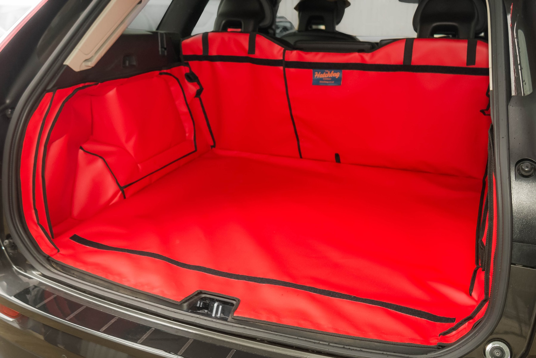Hatchbag boot liner in red
