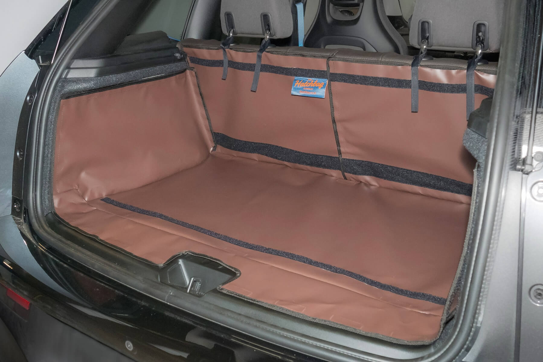 Hatchbag boot liner in brown